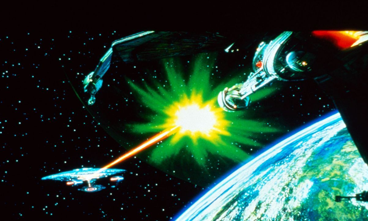 Die Enterprise wird im Kampf gegen den "Nexus" schwer beschädigt. - Bildquelle: Paramount Pictures