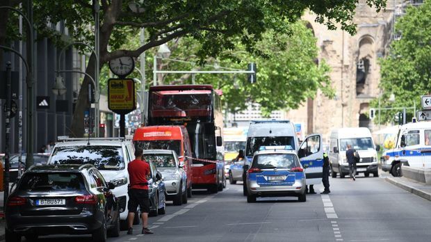 Berlin: Auto rast in Menschenmenge - Toter und Verletzte