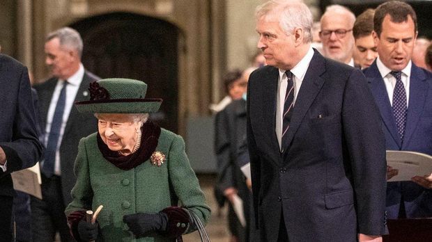 Gedenkgottesdienst für Prinz Philip: Andrew an der Seite der Queen