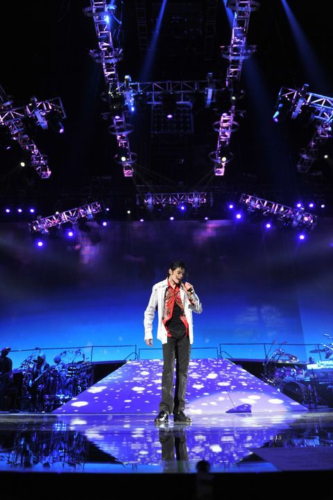 Michael Jacksons THIS IS IT hält den Sänger, Tänzer, Filmemacher, das kreative Genie und den großartigen Künstler bei seiner Arbeit in  ungestellten... - Bildquelle: 2009 The Michael Jackson Company, LLC. All Rights Reserved.