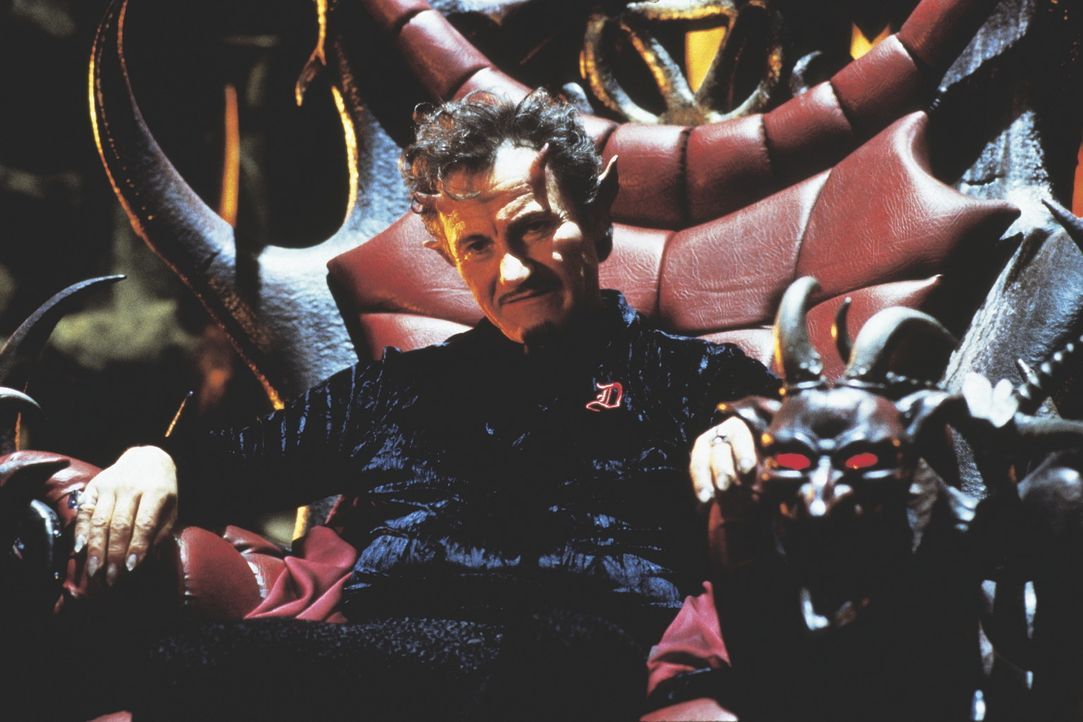 Die Hölle, der Ort ewiger Verdammnis: Als Vater Teufel (Harvey Keitel) seinen älteren Söhnen mitteilt, die Insignien der Herrschaft innerhalb des... - Bildquelle: New Line Cinema