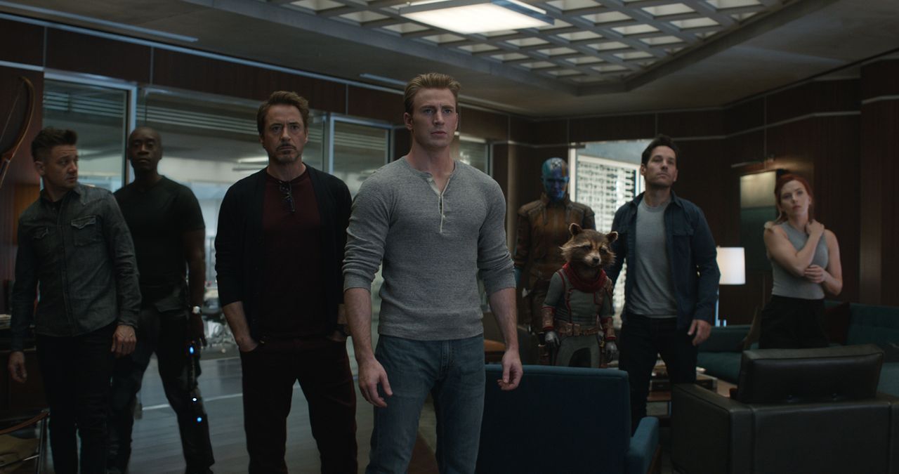 (v.l.n.r.) Hawkeye / Clint Barton (Jeremy Renner); War Machine / James Rhodey (Don Cheadle); Iron Man / Tony Stark (Robert Downey jr.); Captain Amer... - Bildquelle: Marvel Studios 2019