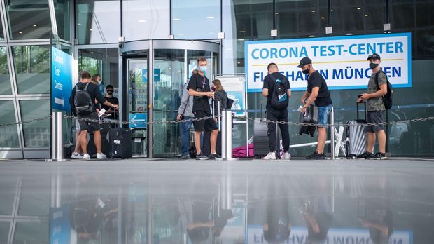 Erweiterte Corona-Testpflichten für Urlaubsrückkehrer geplant