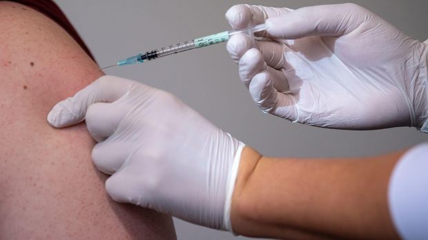 Stiko empfiehlt Auffrischimpfungen bereits nach drei Monaten