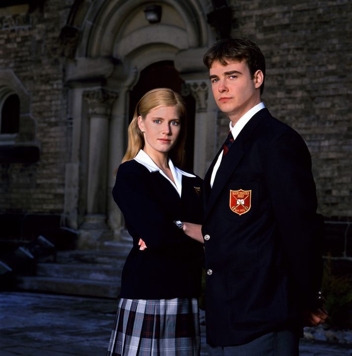 Eigentlich sind Sebastian (Robin Dunne, r.) und seine attraktive Stiefschwester Kathryn (Amy Adams, l.) gar nicht so unähnlich. Beide lieben es, ih... - Bildquelle: 2005 Sony Pictures Television International. All Rights Reserved.