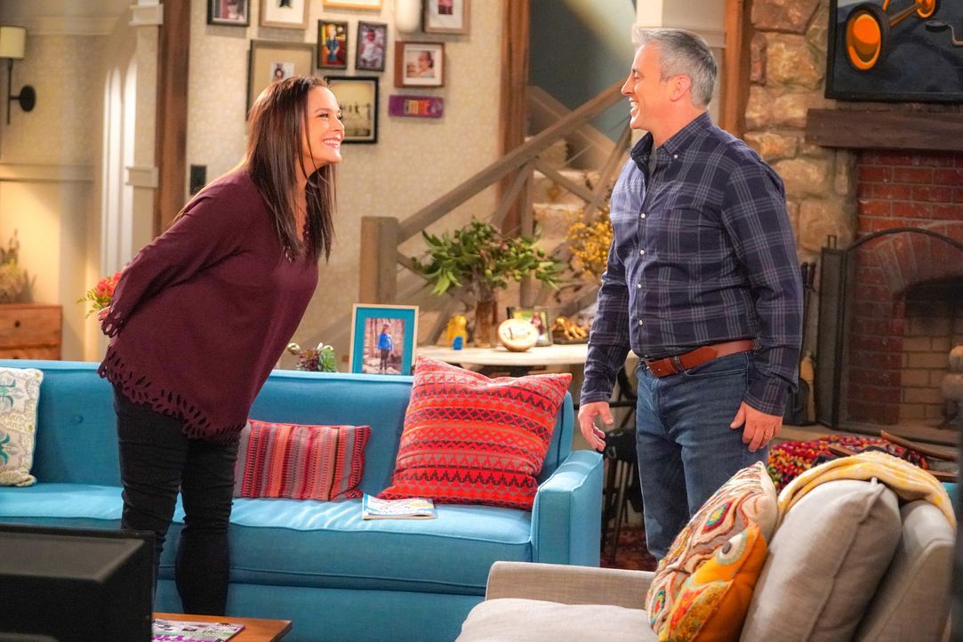 Andi Burns (Liza Snyder, l.); Adam Burns (Matt LeBlanc, r.) - Bildquelle: Sonja Flemming 2019 CBS Broadcasting Inc. All Rights Reserved. / Sonja Flemming