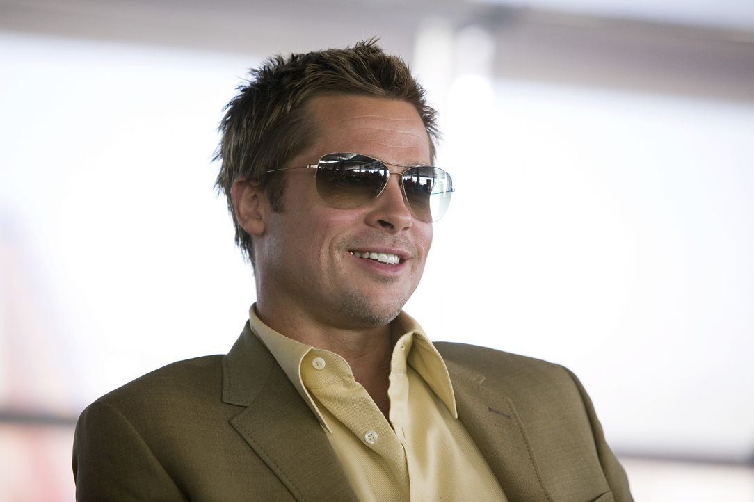 Rusty Ryan (Brad Pitt) will die Geräte von Banks neuem Casino so manipulieren, so dass jeder gewinnen kann ... - Bildquelle: TM &   Warner Bros. All Rights Reserved