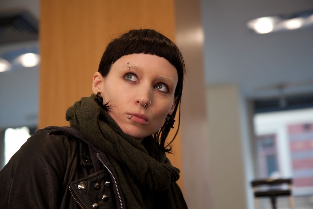 Nicht nur die Mitglieder der Familie Vanger haben eine dunkle Vergangenheit, sondern auch Lisbeth (Rooney Mara). Und diese holt sie schon bald ein u... - Bildquelle: Sony Pictures Television Inc. All Rights Reserved.