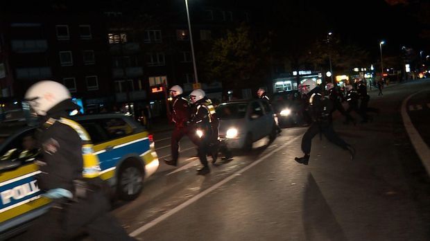 Polizei im Einsatz gegen Halloween-Randalierer