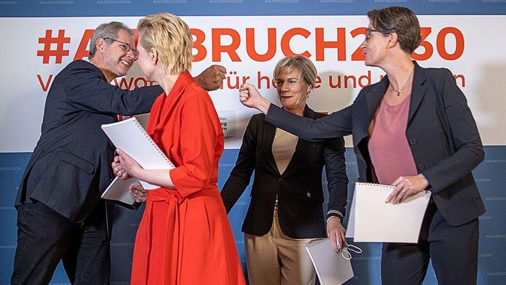 Rot-Roter Koalitionsvertrag unterzeichnet