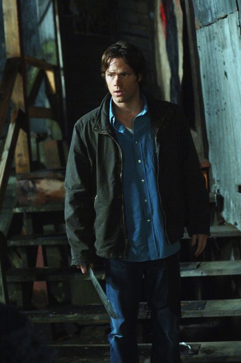 Sam (Jared Padalecki) und Dean entdecken Dixon, einen Vampir, der in Bars Vampirblut an unverdächtige Frauen gibt ... - Bildquelle: Warner Bros. Television