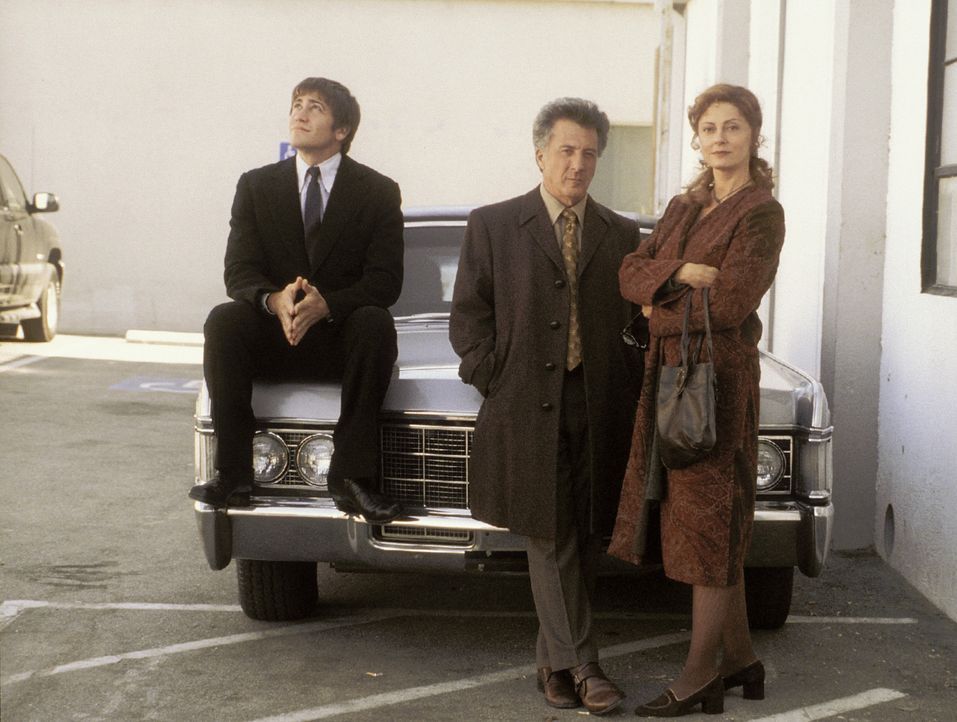 Als Fast-Witwer fühlt sich Joe Nast (Jake Gyllenhaal, l.) verpflichtet, bei den Eltern (Dustin Hoffman, M. und Susan Sarandon, r.) seiner verstorbe... - Bildquelle: Touchstone Pictures