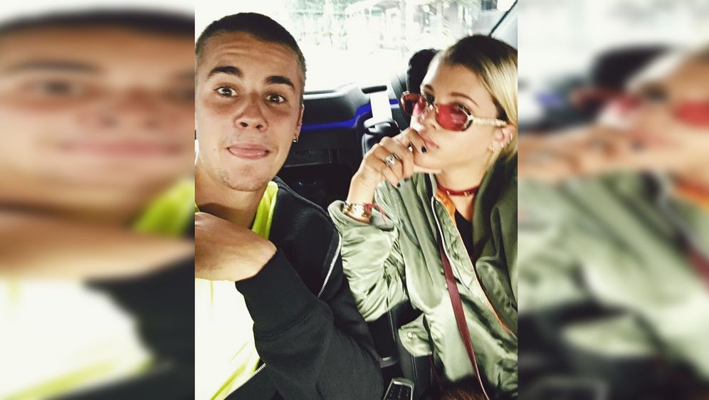 Justin Bieber Serviert Sofia Richie Ab Das Steckt Hinter