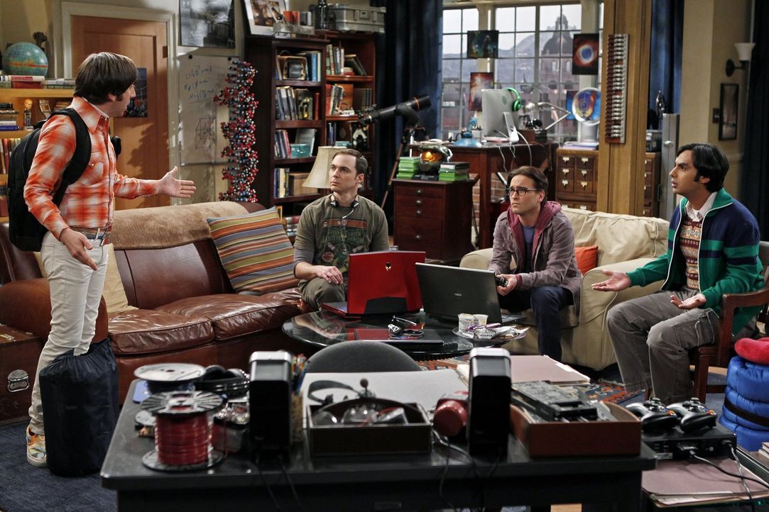 Planen einen Männerabend: Sheldon (Jim Parsons, 2.v.l.), Raj (Kunal Nayyar, r.), Leonard (Johnny Galecki, 2.v.r.) und Howard (Simon Helberg, l.) ... - Bildquelle: Warner Bros. Television