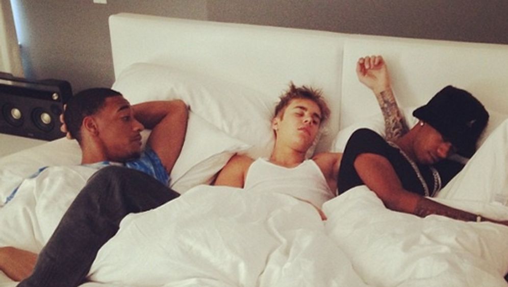 Justin Bieber Schmust Mit Seinen Freunden Kuschelstunden