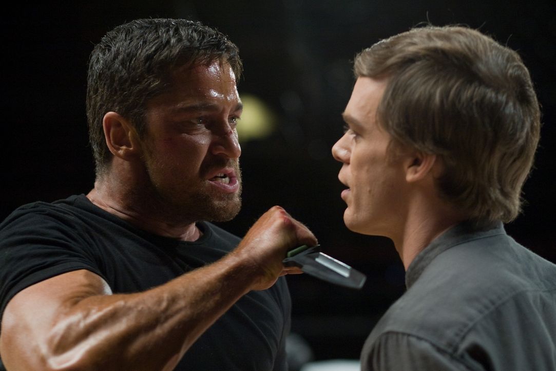 Wird Kable (Gerard Butler, l.) das perverse Spiel des exzentrischen Millionärs Ken Castle (Michael C. Hall, r.) endlich beenden können? - Bildquelle: TM & Copyright   Lakeshore Entertainment Group. LLC. and Lionsgate. All rights reserved.