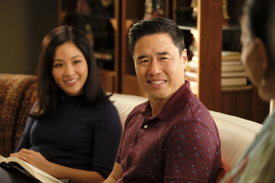 Jessica Huang (Constance Wu, l.); Louis Huang (Randall Park, r.) - Bildquelle: Jessica Brooks © 2019-2020 American Broadcasting Companies.  All rights reserved. / Jessica Brooks
