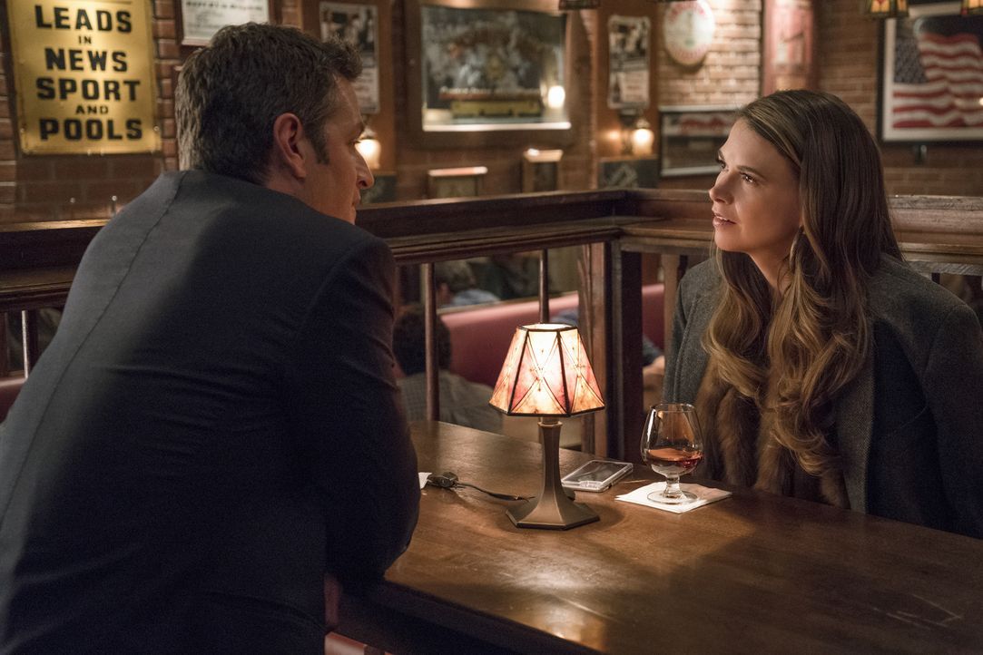 Charles (Peter Hermann, l.); Liza (Sutton Foster, r.) - Bildquelle: Hudson Street Productions Inc 2016