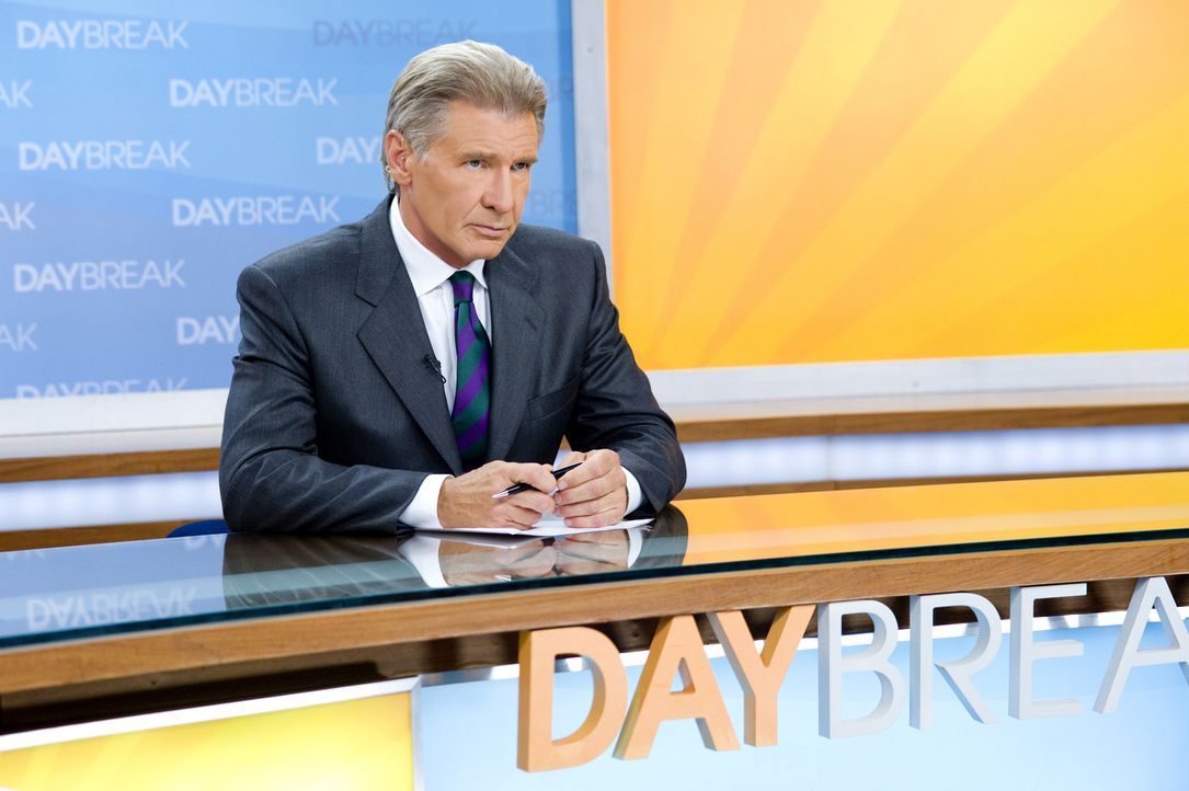 Der selbstherrliche alternde Moderator Mike Pomeroy (Harrison Ford) soll ab sofort die morgendlichen Nachrichtensendung "Daybreak" moderieren, doch... - Bildquelle: 2010 Paramount Pictures.  All rights reserved.