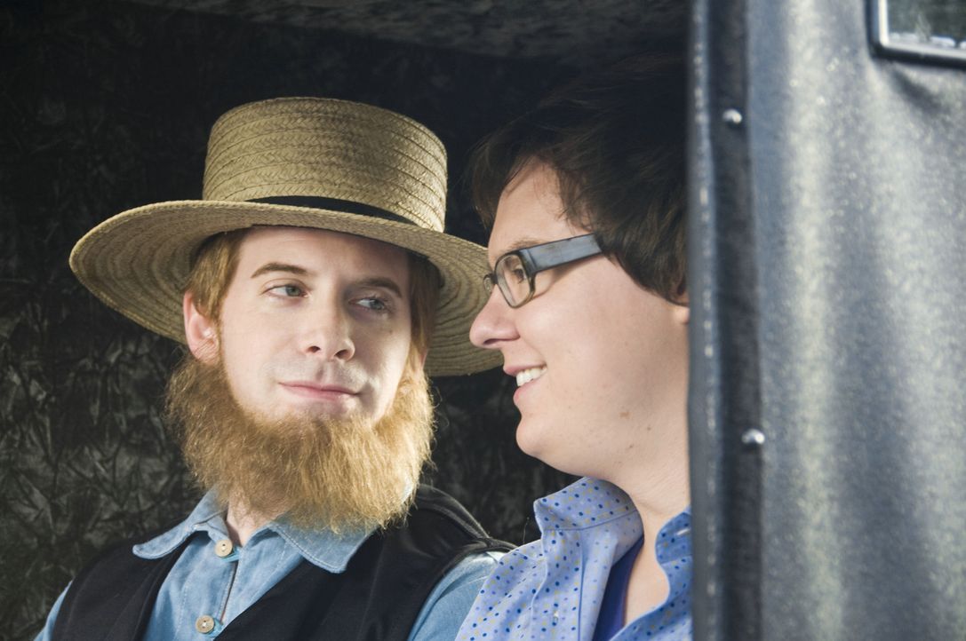 Als Retter in der Not für Lance (Clark Duke, r.) und Ian erweist sich Amish Ezekial (Seth Green, l.) ... - Bildquelle: 2008 Summit Entertainment, LLC. All rights reserved