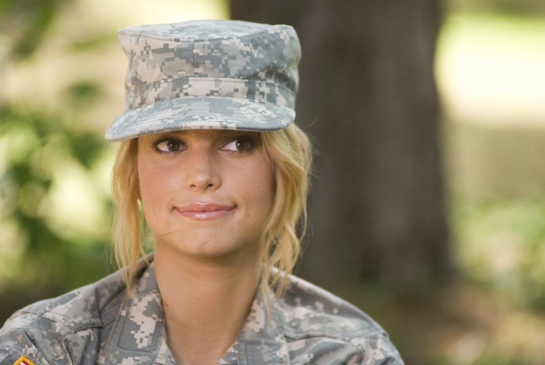 Das verwöhnte Hollywoodsternchen Megan Valentine (Jessica Simpson) will sein Leben grundlegend ändern. Ein Ausbildungsprogramm bei der U.S. Army s... - Bildquelle: 2007 MAJOR PRODUCTIONS, INC.