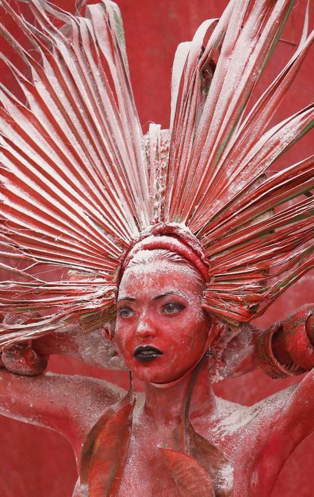 GNTM-Stf10-Epi07-Bodypainting-Shooting-58-Ajsa-ProSieben-Richard-Huebner-TEASER - Bildquelle: ProSieben/ Richard Huebner