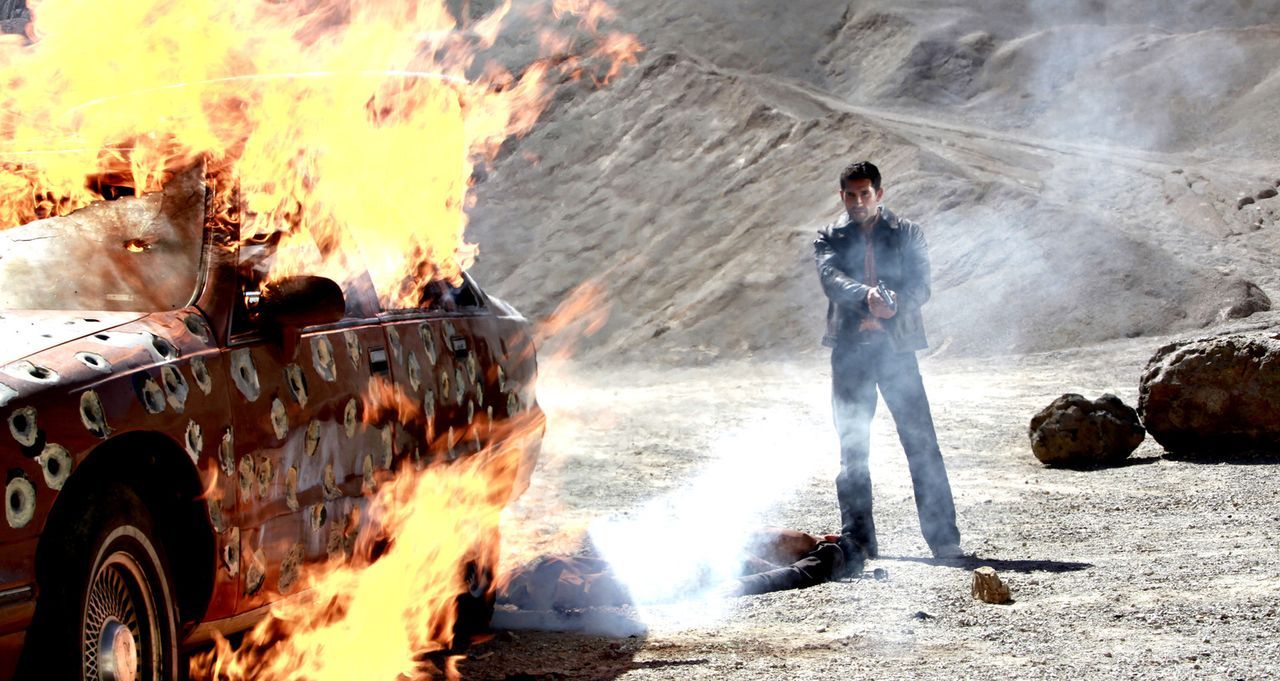 Mit zwei Millionen Dollar auf der Flucht: Als ''The Man'' (Scott Adkins) in einem verschlafenen Dorf in Mexiko strandet, kommen schon alle Bösewicht... - Bildquelle: 2014 Tiberius Film GmbH.