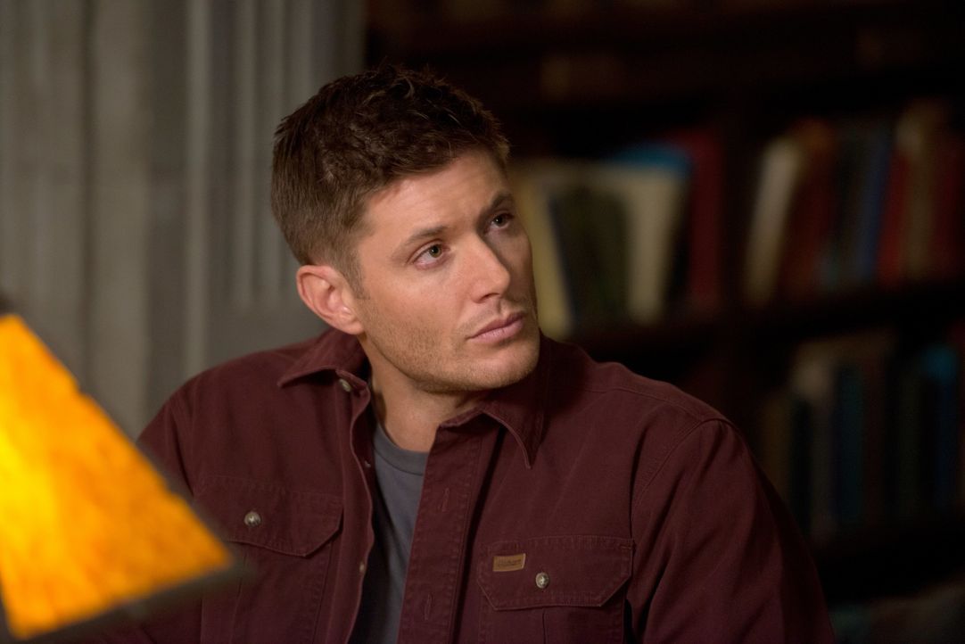 Dean (Jensen Ackles) bekommt Zweifel an der Aufrichtigkeit von Ezekiel, doch was soll er gegen den Engel tun, der seinen Bruder am Leben erhält? - Bildquelle: 2013 Warner Brothers