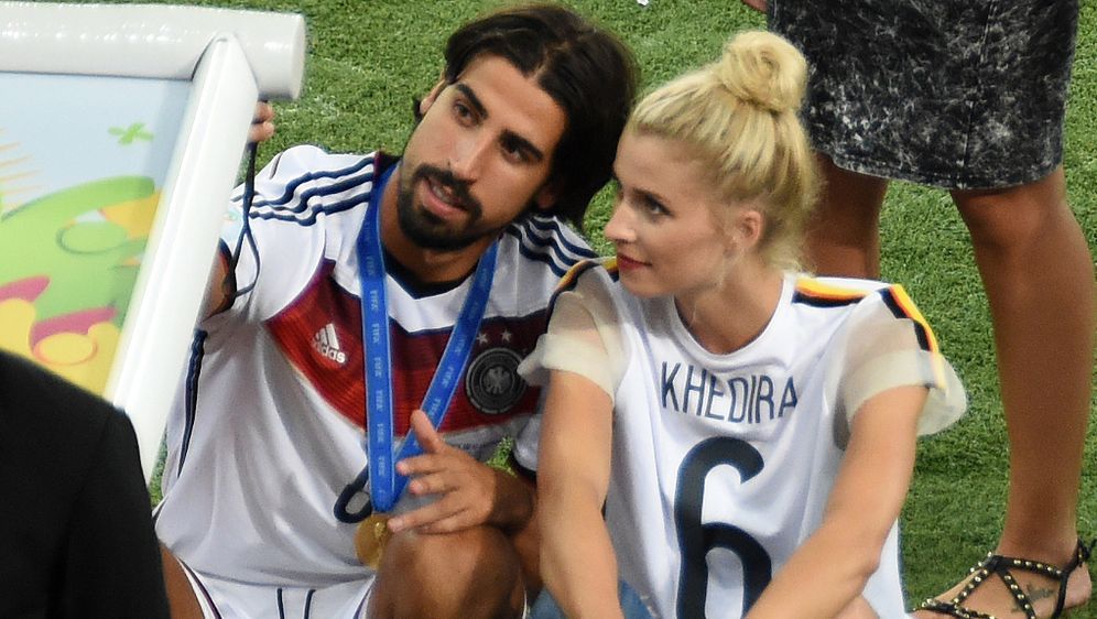 Lena Gercke Und Sami Khedira Trotz Erfolg Auf Dem Boden Geblieben