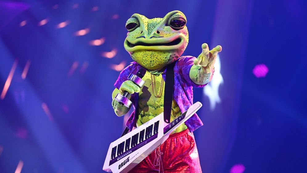 The Masked Singer Wer Muss In Folge 4 Zittern Der Frosch Ist Raus
