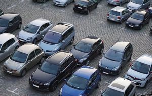 Parkplatz_Autos