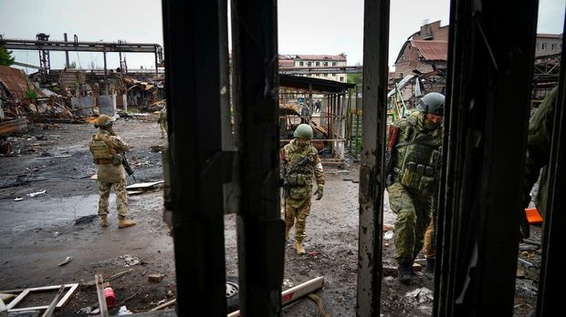 Stahlwerk von Mariupol eingenommen: Russland feiert großen Teilsieg