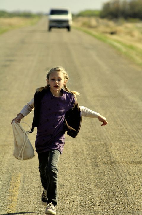 Hätte jemand auf die achtjährige Stephanie (Ryan Simpkins) gehört, dann hätte das Massaker verhindert werden können ... - Bildquelle: 2008 Warner Brothers