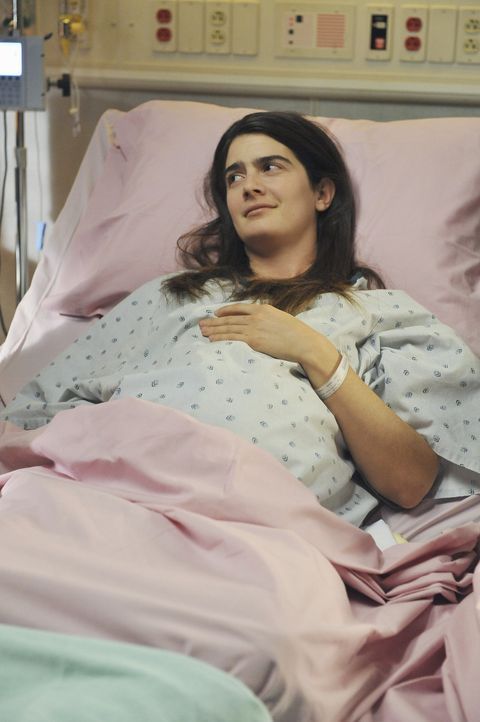 Während Emily Wendal (Gaby Hoffmann), eine Frau die in steter Regelmäßigkeit Babys zur Welt bringt, mit Wehen in die Notaufnahme kommt, hat Charl... - Bildquelle: ABC Studios