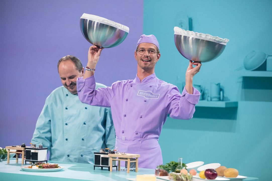 Kann Joko Winterscheidt den Koch Johann Lafer und das Publikum mit seiner Show überzeugen? - Bildquelle: Jens Hartmann ProSieben/Jens Hartmann