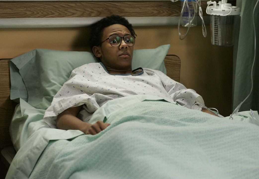 Stevie (Craig Lamar Traylor) wird ins Krankenhaus eingeliefert, doch Malcolm hat immer eine Ausrede, um ihn nicht besuchen zu müssen ... - Bildquelle: TM +   2000 Twentieth Century Fox Film Corporation. All Rights Reserved.