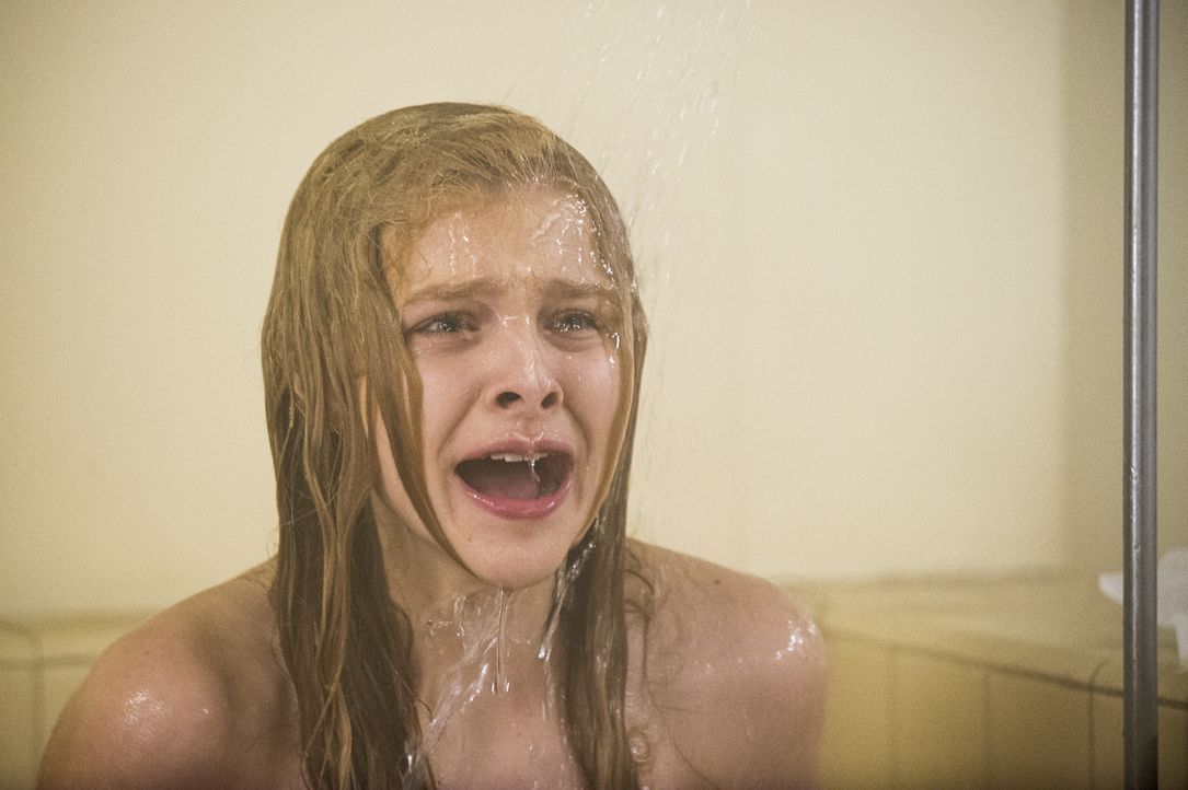 Carrie White (Chloë Grace Moretz) - Bildquelle: Michael Gibson 2013 METRO-GOLDWYN-MAYER PICTURES INC. AND SCREEN GEMS, INC. ALL RIGHTS RESERVED. / Michael Gibson
