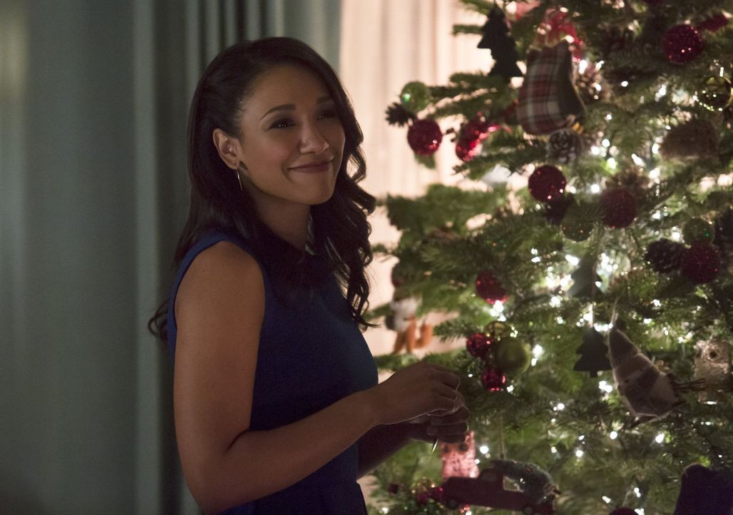 Zu Weihnachten trifft Iris (Candice Patton) eine Entscheidung, die ihre Familie erschüttern oder auch bereichern könnte ... - Bildquelle: 2015 Warner Brothers.