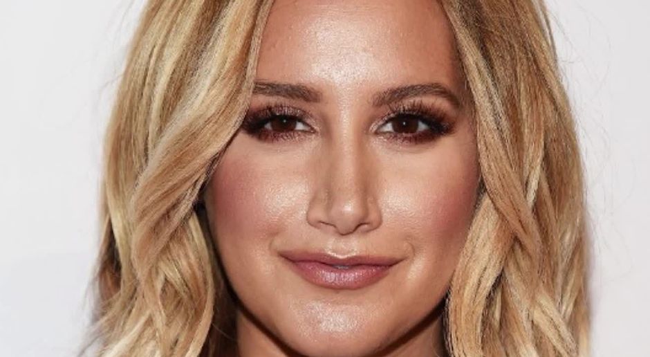 Hatte Ashley Tisdale Eine Brust Op