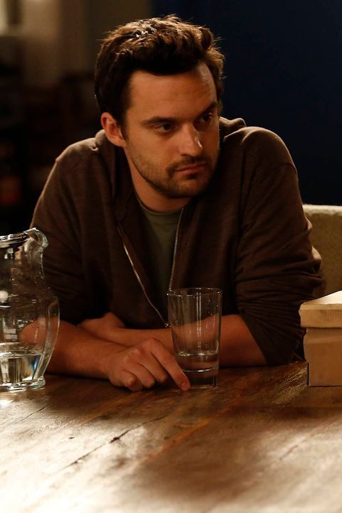 Spielt Schmidt einen Streich nach dem anderen, um ihm zu zeigen, dass er auch nicht mehr der Jüngste ist: Nick Miller (Jake Johnson) ... - Bildquelle: 2012 Twentieth Century Fox Film Corporation. All rights reserved.