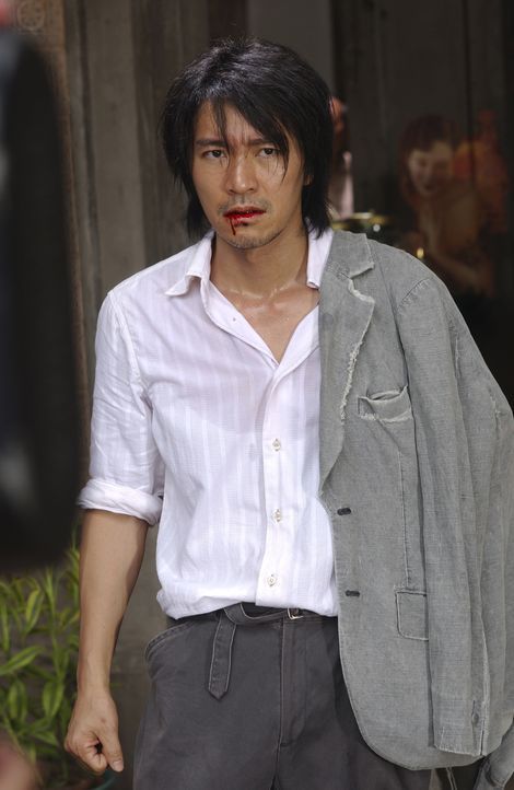 Als Sing (Stephen Chow) sich mit einer Vermieterin und deren Mann anlegen soll, um in die berühmte Axt-Gang aufgenommen zu werden, ist er überzeugt,... - Bildquelle: 2004 Columbia Pictures Film Production Asia Limited. All Rights Reserved.