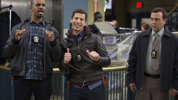 Brooklyn Nine-nine - Brooklyn Nine-nine - Staffel 3 Episode 15: Entweder Er Ist Dealer Oder Sein Innenarchitekt Heißt Nicolas Cage