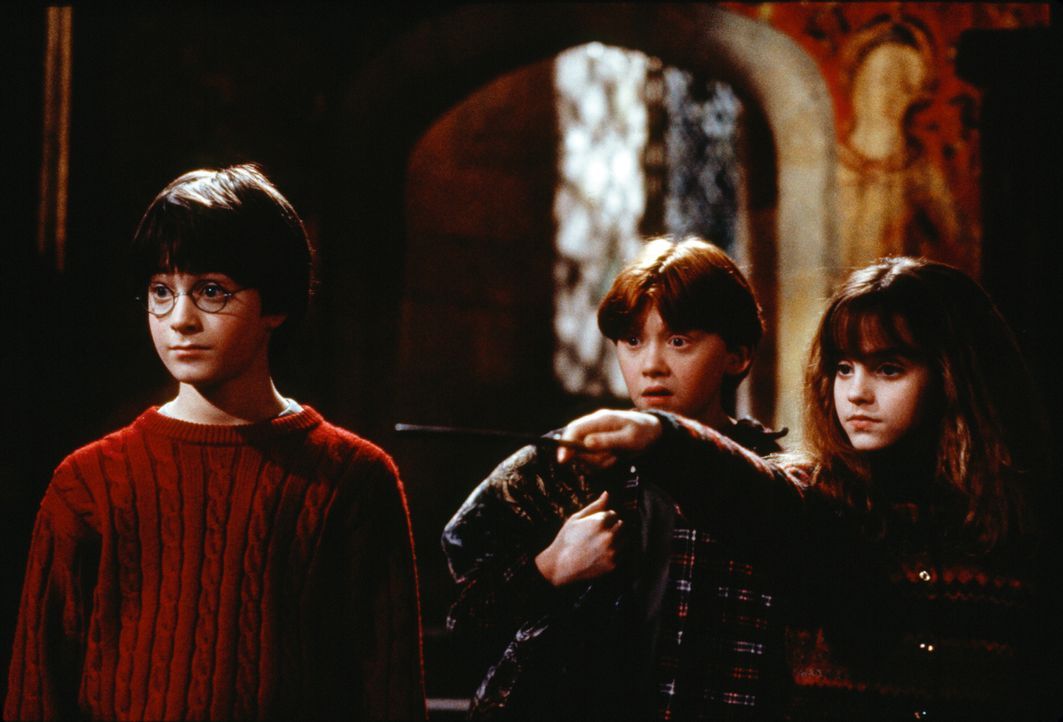 Ein unschlagbares Trio: Harry Potter (Daniel Radcliffe, l.), Ron Weasley (Rupert Grint, M.) und Hermione Granger (Emma Watson, r.) ... - Bildquelle: Warner Bros. Pictures