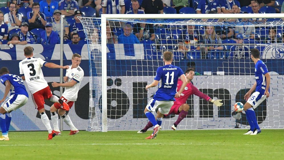 Fehlstart für Schalke 04: Pleite gegen den HSV