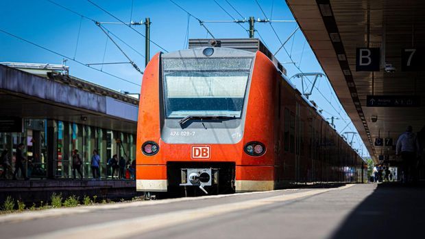 Bahn kündigt Verkaufsstart für 9-Euro-Ticket an