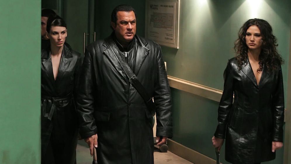 Steven Seagal - Against the Dark - Bildquelle: 2008 Worldwide SPE Acquisitions Inc. All Rights Reserved.