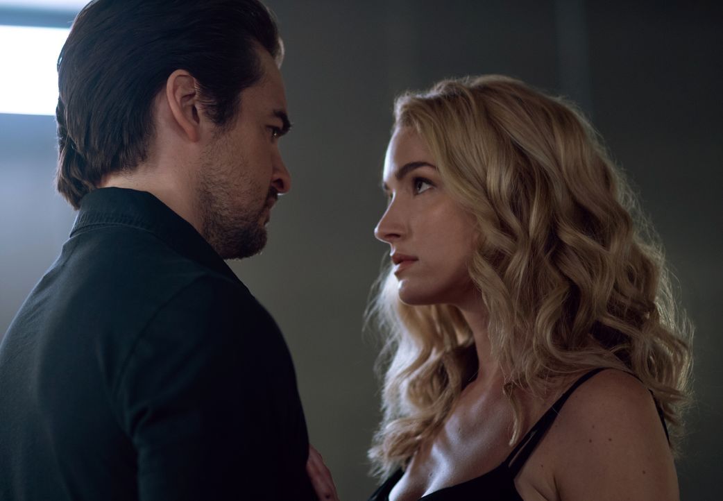 Clark Richards (Vincent Piazza, l.); Shauna Babcock (Brianne Howey, r.) - Bildquelle: Erika Doss 2019 Fox and its related entities. All rights reserved. / Erika Doss