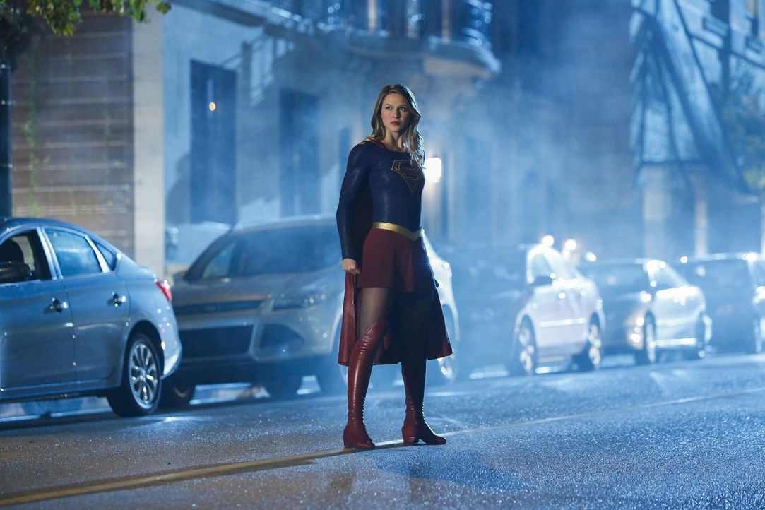 Gelingt es Supergril (Melissa Benoist) ihre Superkräfte, die ihr von einem Parasiten-Alien mehr und mehr entzogen werden, zurückzuerlangen oder muss... - Bildquelle: 2016 Warner Bros. Entertainment, Inc.