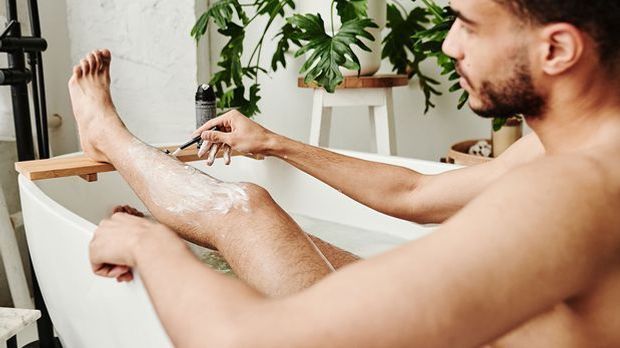 Auch Männer dürfen ihre Beine rasieren