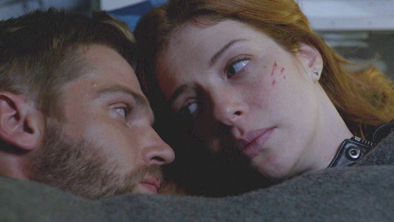 Карла кром в сериале под куполом. Under the dome (2013) - под куполом. Под куполом 2 11. Эдди кехилл под куполом. Ребекка под куполом.